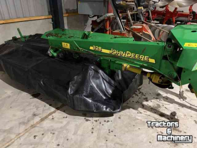 Maaier John Deere 328