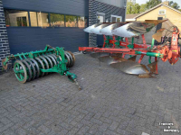 Ploegen Kverneland VD 85 4 schaar ploeg met Packomat vorenpakker