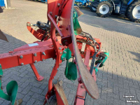 Ploegen Kverneland VD 85 4 schaar ploeg met Packomat vorenpakker