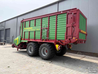 Opraapwagen Strautmann Giga Vitesse CFS 4002. Kort-snijwagen.