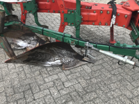 Ploegen Kverneland LD85 4-schaar met vorenpakker