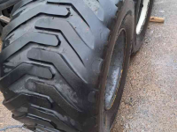 Wielen, Banden, Velgen & Afstandsringen BKT 600/50R22.5 op 10-gaats velg