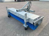 Veegmachine M-Sweep TV600-250 trekkerveger veegmachine