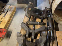 Gebruikte onderdelen van tractoren  DANA 735/615 VOORAS DELEN MF 7615