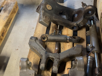 Diverse gebruikte onderdelen Massey Ferguson DANA 735/615 VOORAS DELEN MF 7615