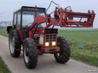 Tractor / Trekker International 844-S