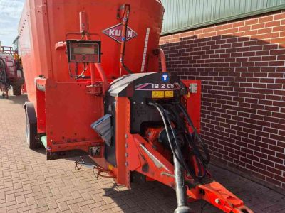 Voermengwagen Kuhn Profile Crossmix 18.2 CS