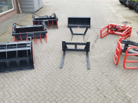 Overige aanbouwdelen en toebehoren  Grondbak, Mestgreep, Pelikaanbak, Ronde, Vierkante balenklem, balenprikker