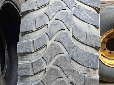 Wielen, Banden, Velgen & Afstandsringen Mitas 480/80R38 IND
