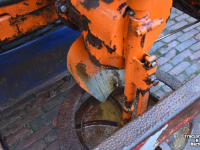 Sneeuwruim werktuigen  Zoutstrooier