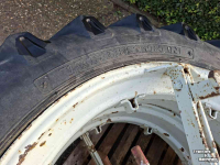 Wielen, Banden, Velgen & Afstandsringen Ford 13.6-38 Vredestein 3 ster 34 inch