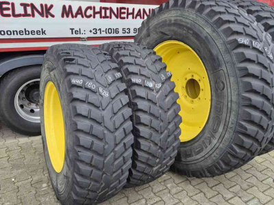 Wielen, Banden, Velgen & Afstandsringen Nokian 540/80R38 en 440/80R28 op John Deere velgen