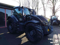 Tractor / Trekker Valtra T215 Versu