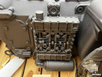 Shovel / Wiellader / Kniklader Case Complete Powershift versnellingsbak ZF voor Case CE 721D, 721E   New Holland W170, W170B, W170TC, W170PL   O&K L25.6