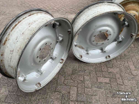 Wielen, Banden, Velgen & Afstandsringen Case-IH set velgen 12w x 38 verstelbaar, ZF 8 gaats