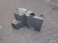 Diverse gebruikte onderdelen Massey Ferguson HYDRAULIEKTANK 7600-SERIE