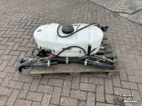Diverse gebruikte onderdelen  Spuittank met Spuitboom