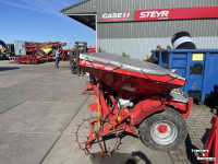 Zaaimachine Kverneland DF1 fronttank met bandenwals