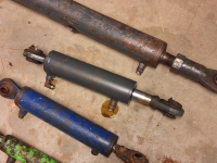 Diverse gebruikte onderdelen  Onbekend HYDRAULIEKCILINDERS