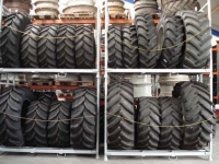 Wielen, Banden, Velgen & Afstandsringen Valtra Valmet Diverse 1e montage wielen en banden