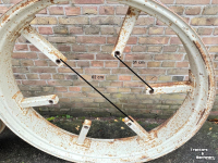 Wielen, Banden, Velgen & Afstandsringen  W8R44