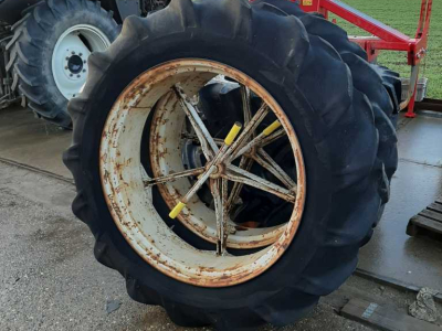 Wielen, Banden, Velgen & Afstandsringen Molcon 13.6R38 5 ster Molcon dubbellucht