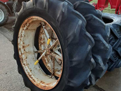 Wielen, Banden, Velgen & Afstandsringen Molcon 13.6R38 5 ster Molcon dubbellucht