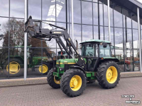 Tractor / Trekker John Deere 2850 + frontlader (40km !!)