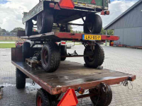 Vierwielige wagen / Landbouwwagen  Landbouw wagens 3 stuks met kenteken.