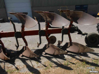 Ploegen Kverneland 4+1 schaar vario ploeg