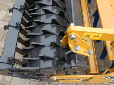 Rotorkopeg Alpego Rmax-300 met PK6R pakkerwals