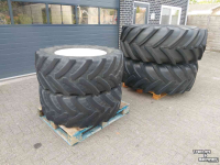 Wielen, Banden, Velgen & Afstandsringen New Holland Wielen  680/75 R32 en 480/65 R28