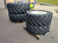 Wielen, Banden, Velgen & Afstandsringen New Holland Wielen  680/75 R32 en 480/65 R28