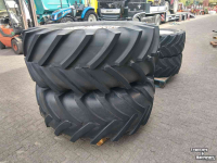 Wielen, Banden, Velgen & Afstandsringen New Holland Wielen  680/75 R32 en 480/65 R28