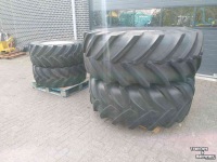 Wielen, Banden, Velgen & Afstandsringen New Holland Wielen  680/75 R32 en 480/65 R28