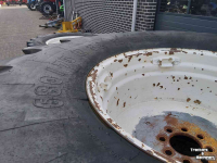 Wielen, Banden, Velgen & Afstandsringen New Holland Wielen  680/75 R32 en 480/65 R28