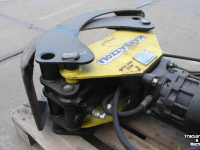 Hydraulische grijpers Bazzoli Icar Bazzoli IB200 bomengrijper bomentang takkenknijper CW05