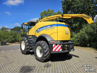 Veldhakselaar New Holland FR 550
