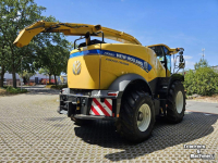 Veldhakselaar New Holland FR 550