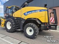 Veldhakselaar New Holland FR700