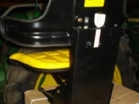 Diverse nieuwe onderdelen John Deere mechanisch geveerde stoel / Mechanical suspended seat