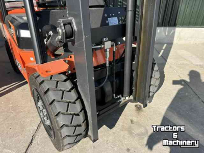 Heftruck  hchi   3500kg  2 stuks voorraad