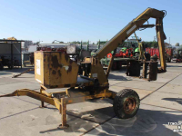 Graafmachine  Griesser 1614 getrokken kraan graafmachine op wielen met knijperbak