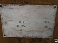 Graafmachine  Griesser 1614 getrokken kraan graafmachine op wielen met knijperbak