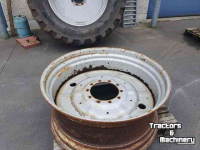 Wielen, Banden, Velgen & Afstandsringen New Holland Velgen 18x42