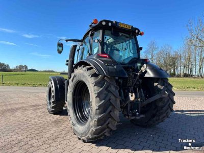 Tractor / Trekker Valtra T214D