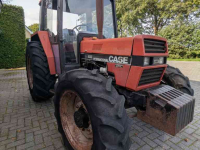 Tractor / Trekker Case-IH 833