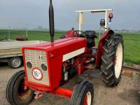 Compact tractor International 624  Agriomatic
