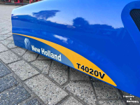 Gebruikte onderdelen van tractoren New Holland T4000V motorkap 84308606