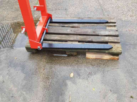 Overige grondbewerkingsmachines en toebehoren  Palletdrager  750 kg met verstelbare lepels